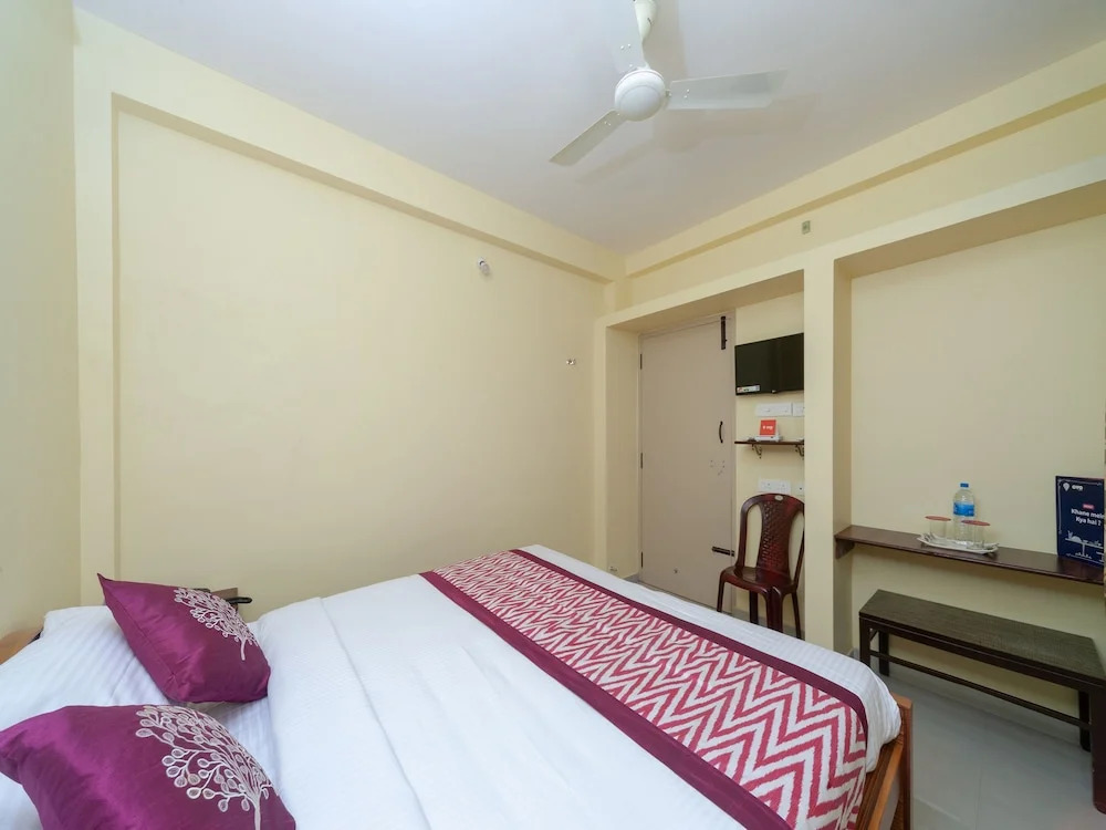OYO 16346 Ss Residency