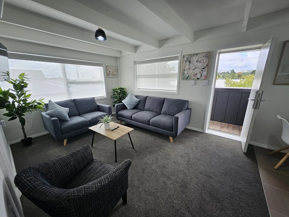 Redwood Apartments