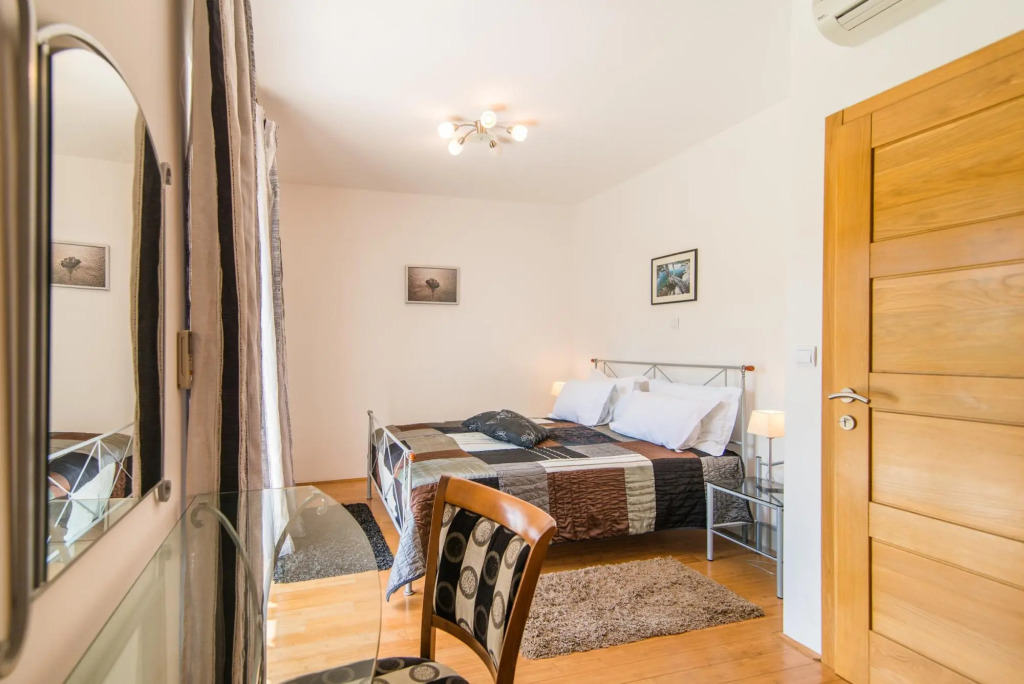 Mirca in Supetar With 7 Bedrooms and 6 Bathrooms