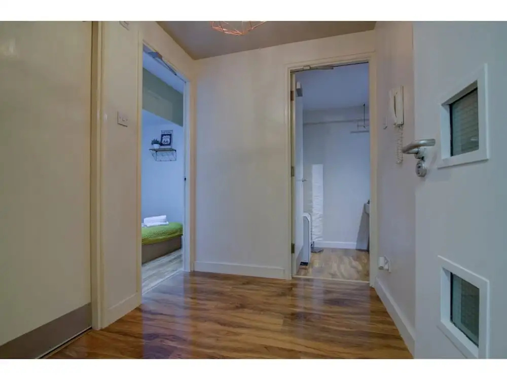 Stylish and Charming City Centre apt for 6