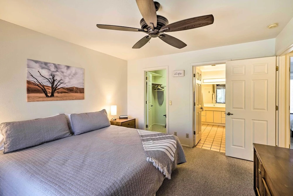 Game Room + Mtn Views: Lake Havasu Escape!