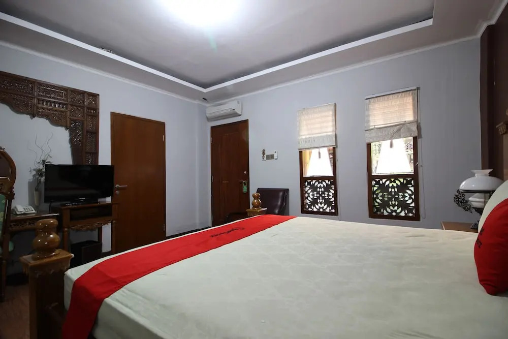 RedDoorz Plus near Tugu Jogja 2