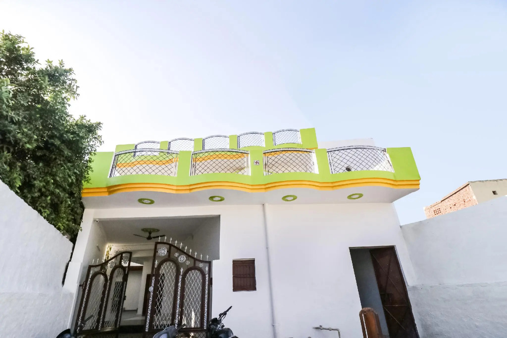 OYO 71016 Hotel Green View