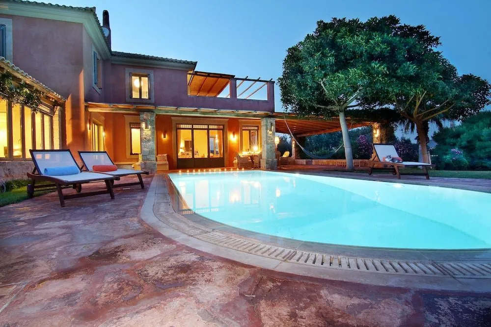 Vouliagmeni Villa