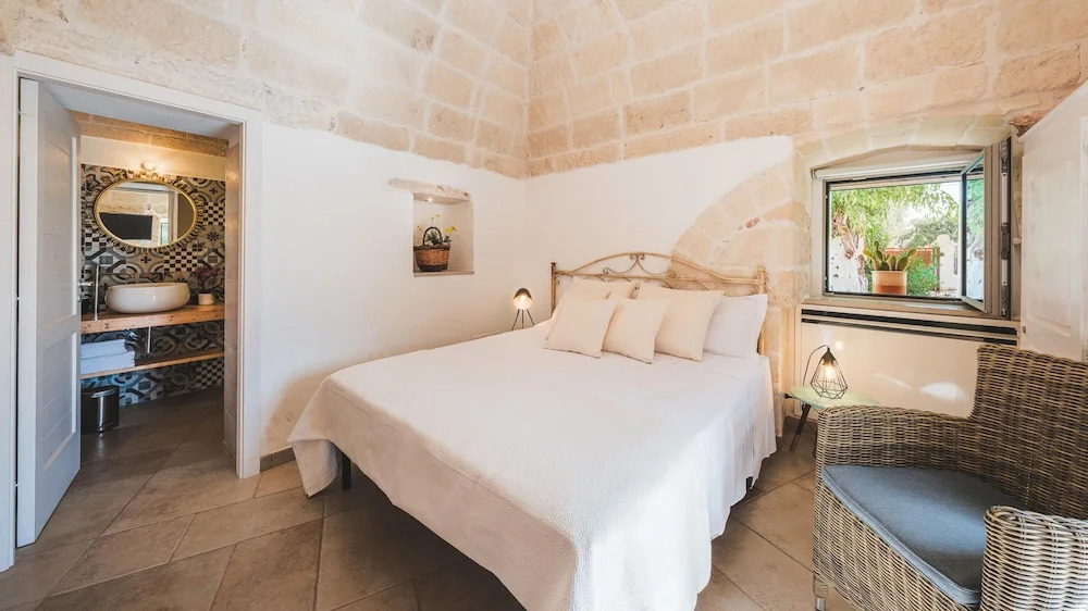 TRULLI BIANCAPETRA 8&2, Emma Villas
