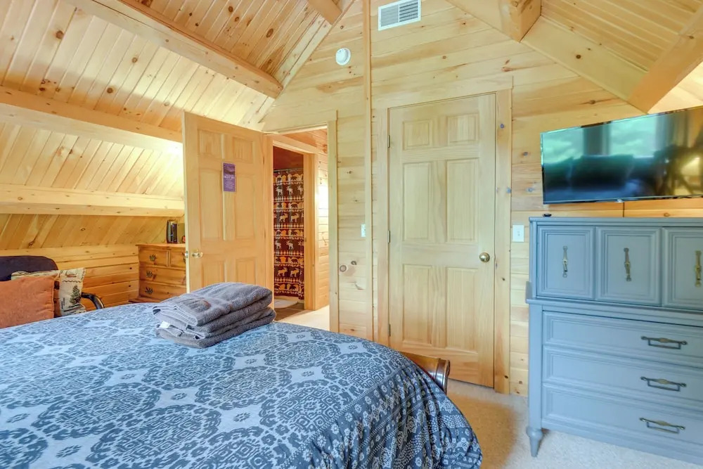 Updated Log Cabin Near Story Land & Diana's Baths!