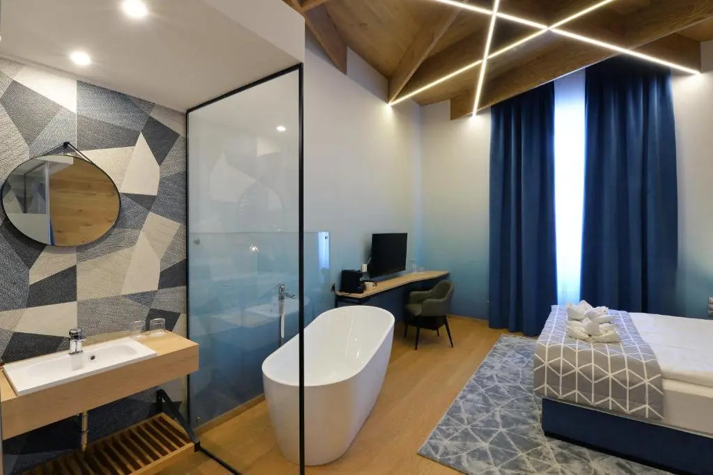 1552 Boutique Hotel