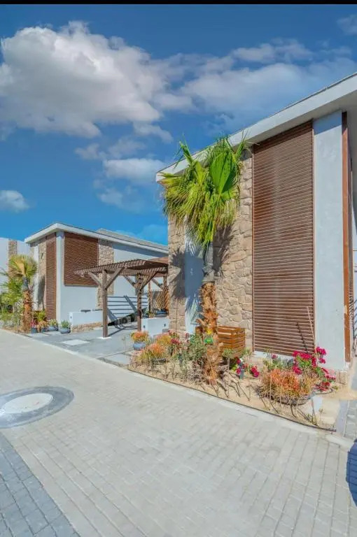 2BR Twin House With Private Heated Pool at El-Gouna -Seperate 1Bedroom & Seperate Guest studio