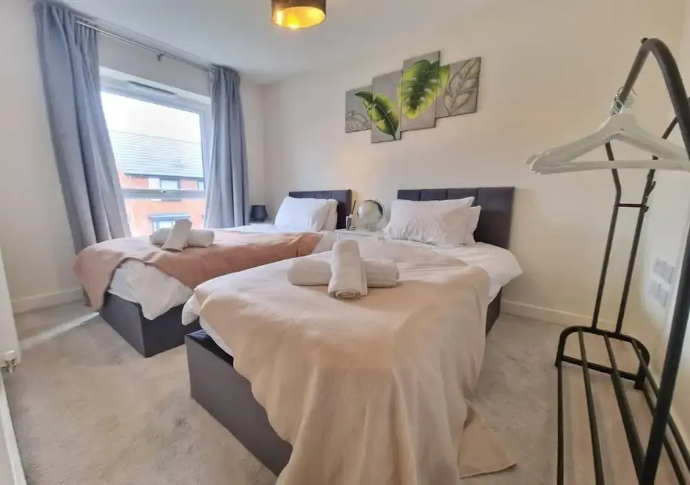 3bedroom Near Nec & Airport W/parking and Garden