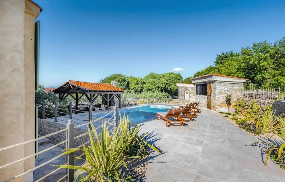 Nice Home In Malinska