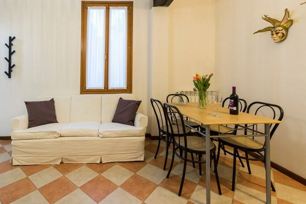 Happy Life Apartment