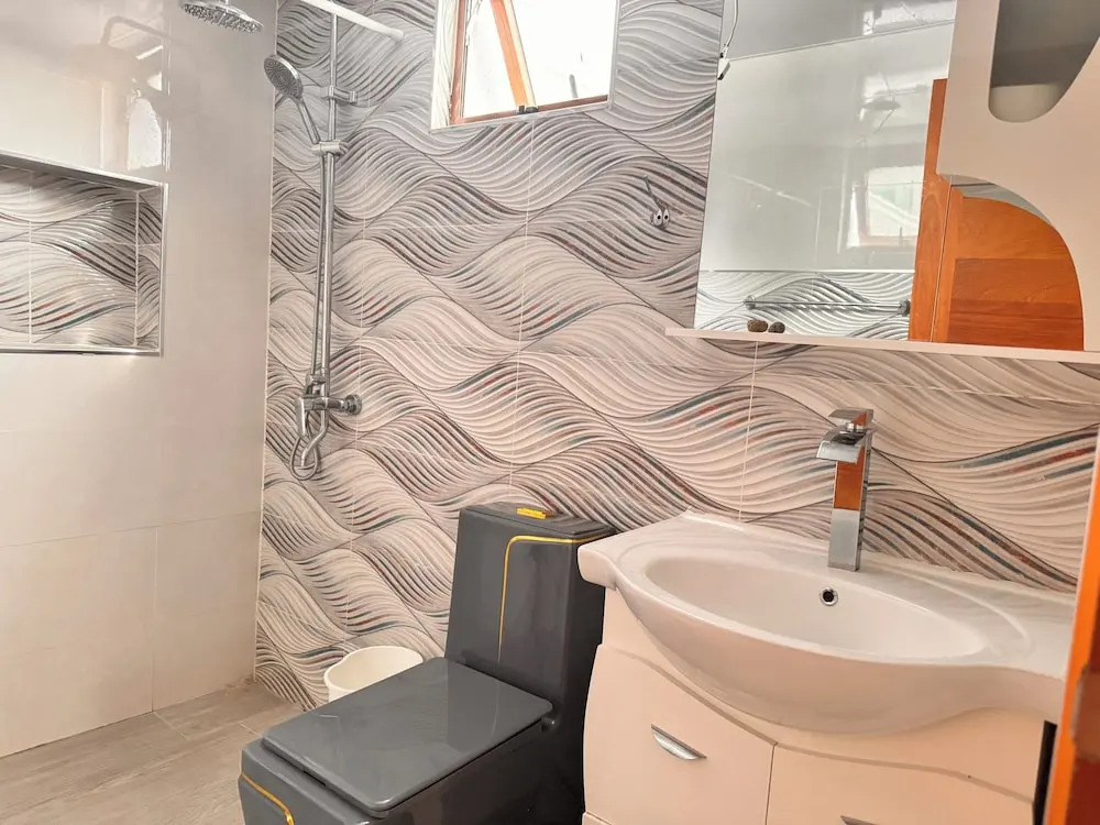 Enjoy Huge 4 Bedrooms and 3 Bathrooms
