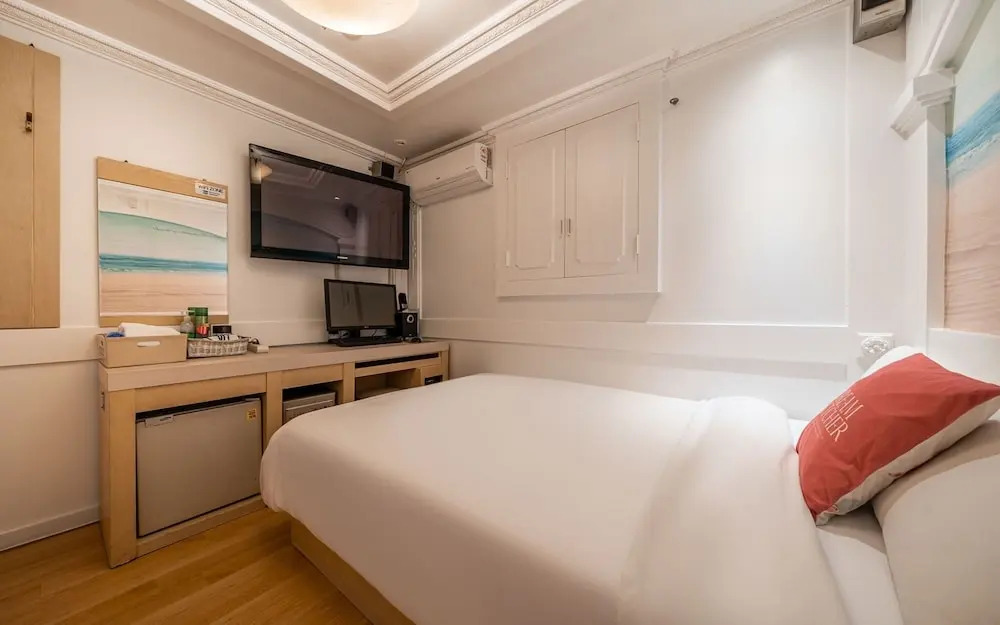 Latera Motel