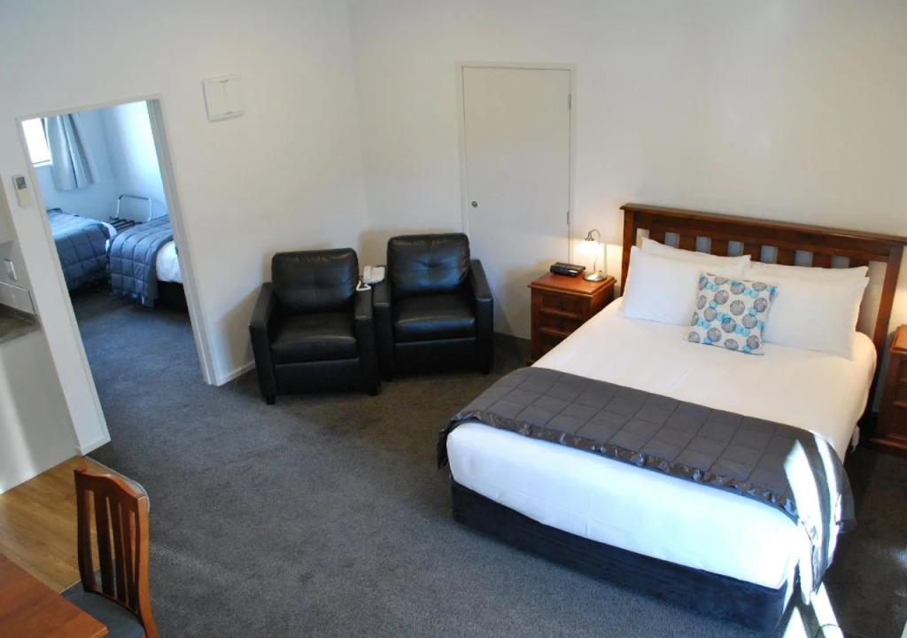 Carrick Lodge Motel