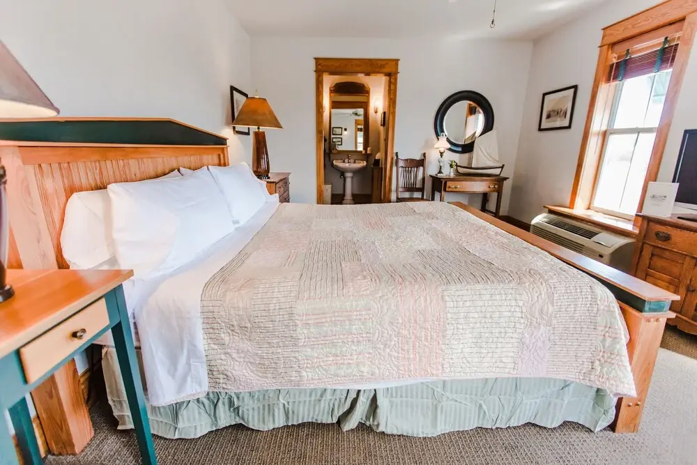 Roanoke Island Inn