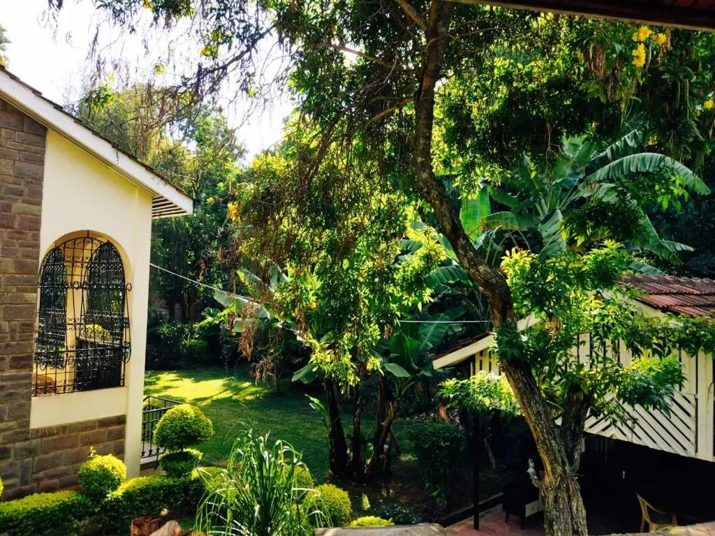 Cozy 1-bedroom cottage in Riverside with garden