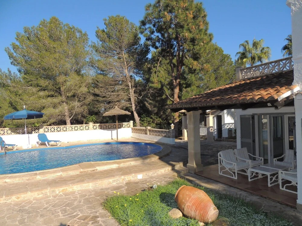 Charming Villa With Private Pool and air Conditioning, Near the Beach