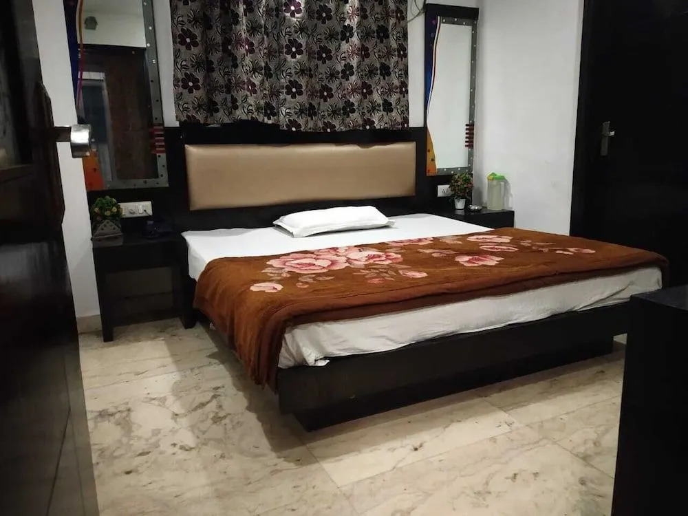 Hotel You  Me by ADB Rooms