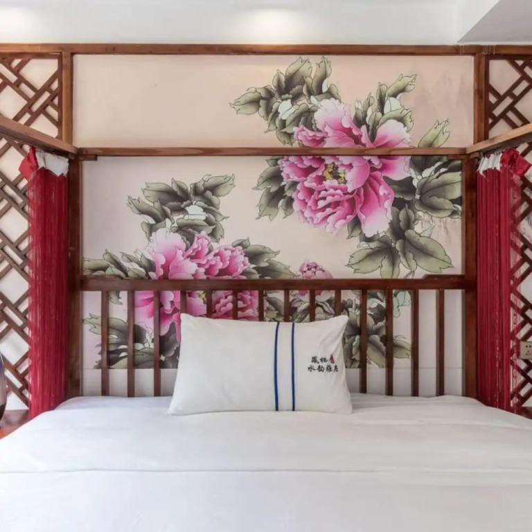 Easy Stay River View Hotel
