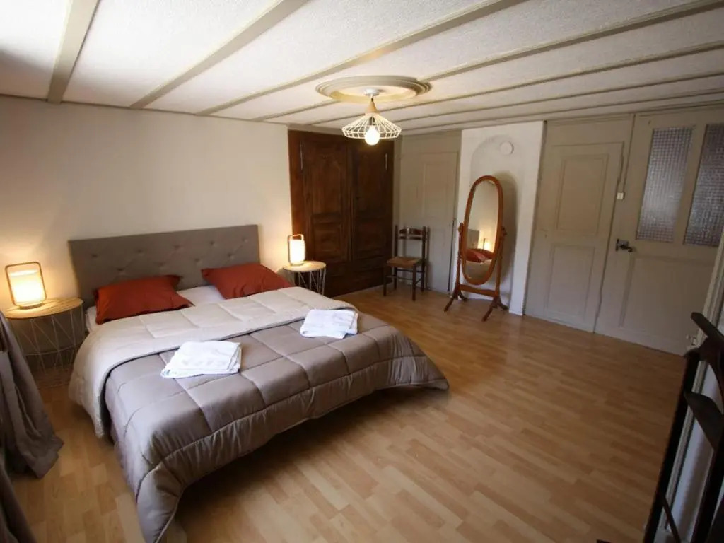 Gîte spacieux avec terrasse, 3 chambres, équipements bébé, à 16 km de Gérardmer - FR-1-589-23