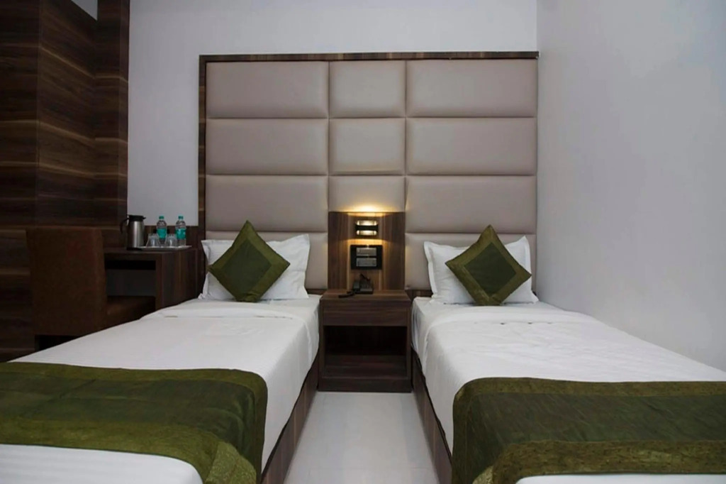 Meriton Buisness Hotel Mumbai International airport T-2
