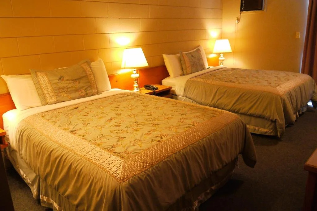 Armstrong Inn