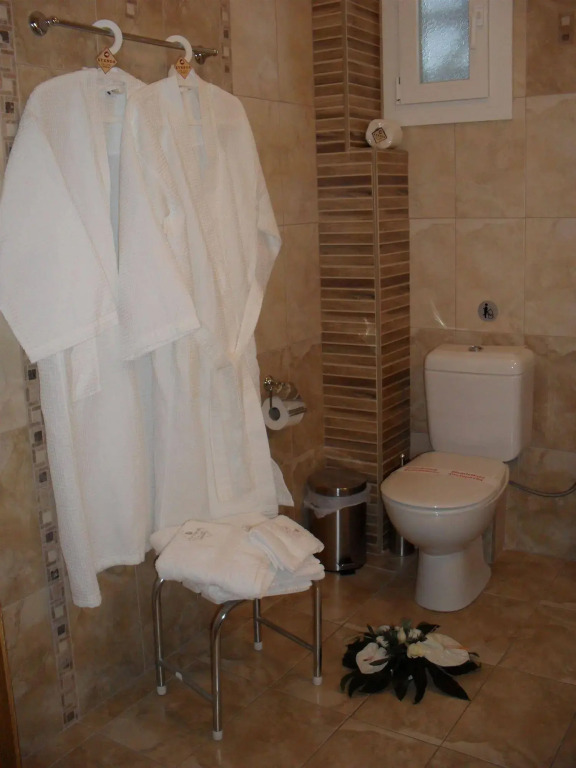 Kyknos De Luxe Suites & Rooms