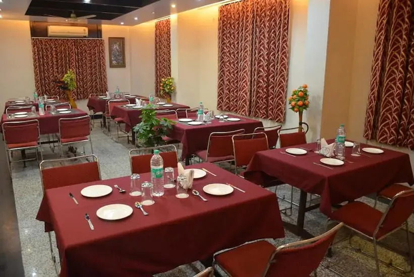 Hotel Jinendra Inn