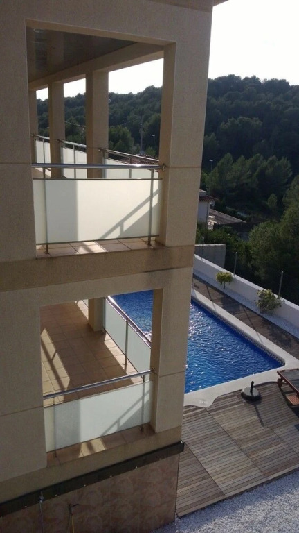 Villa Minimalista con encanto y piscina