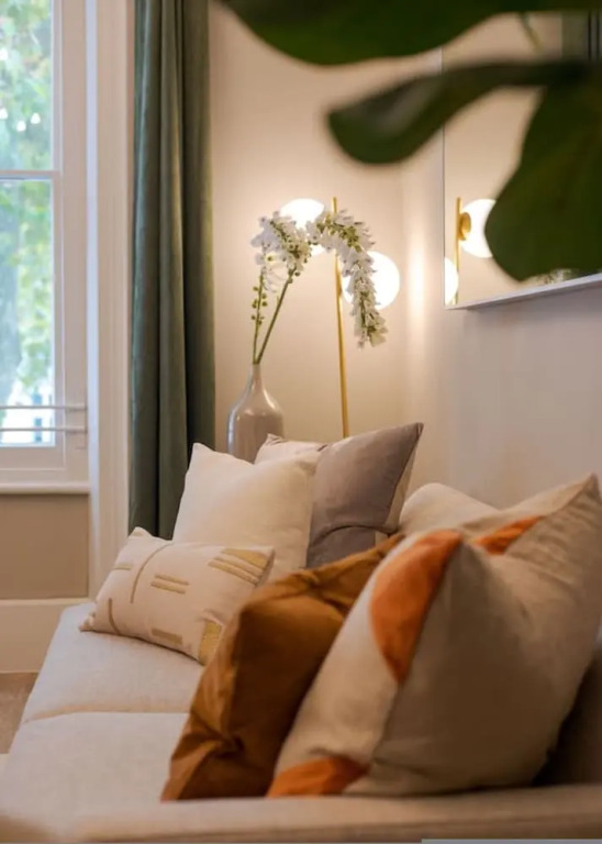 Incredible Hyde Park Apartment PS5