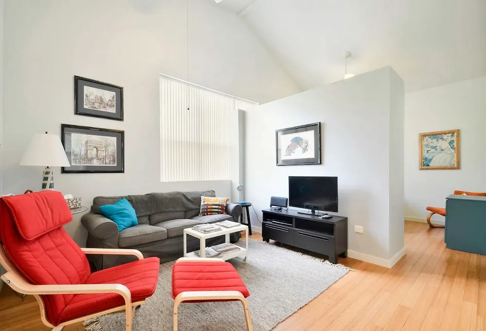 1BR South Austin Steps from 1st by RedAwning