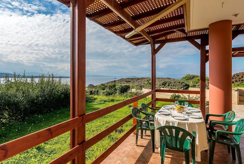 Villa Helen 200m from the beach in Tersanas BY APOKORONAS-VILLAS