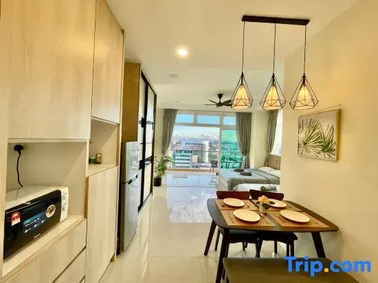 Kuching City Center Apartment With City View