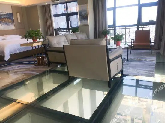 Vienna Hotel (Hanzhong High-speed Railway Station, Zhongxin Plaza)