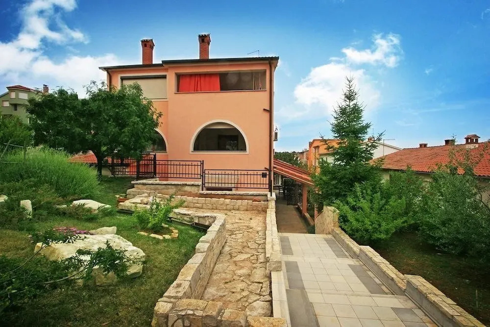 Colosseum Apartments Pula