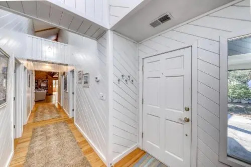 Red Bay 370