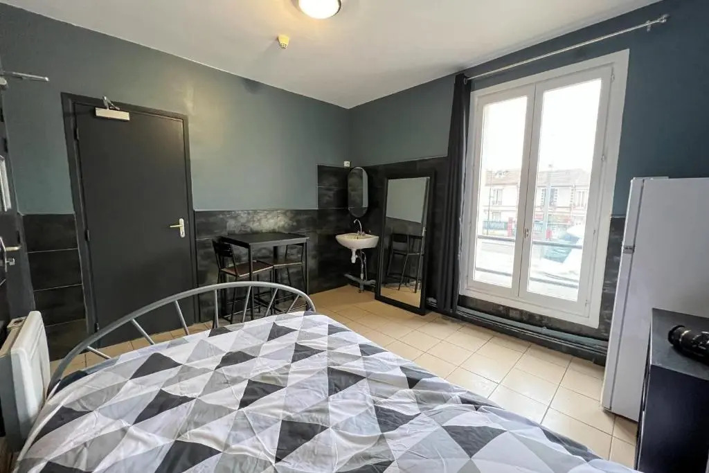 07 - Chambre proche Paris et Transports avec TV WIFI