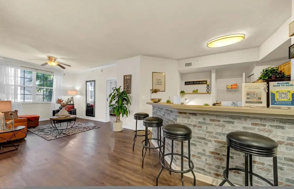 Modern 2BR 2BA w King Bed Pools Gym 1