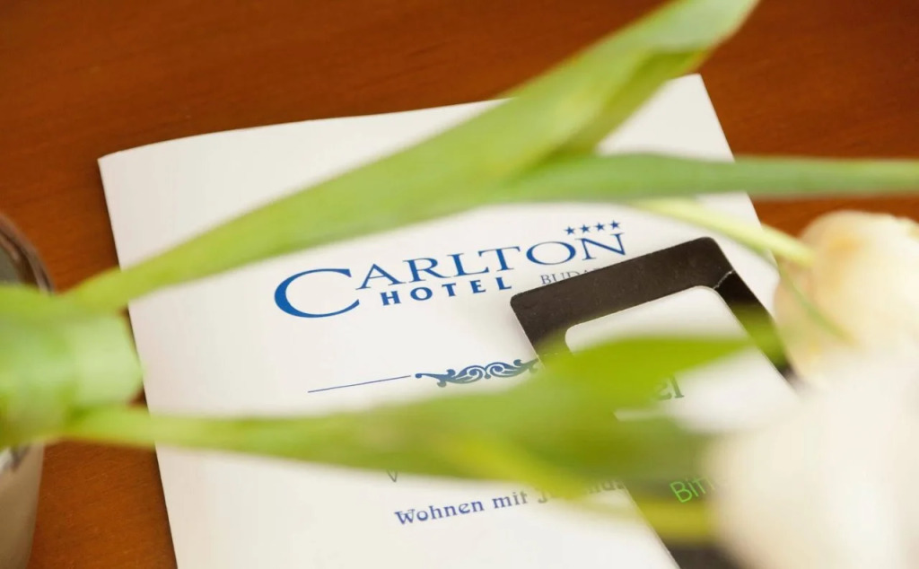 Carlton Opera