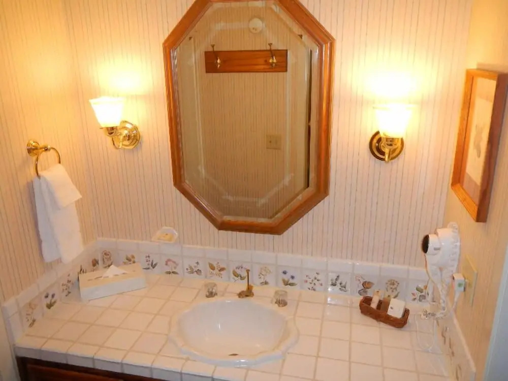 GetAways at Olympic Village Inn