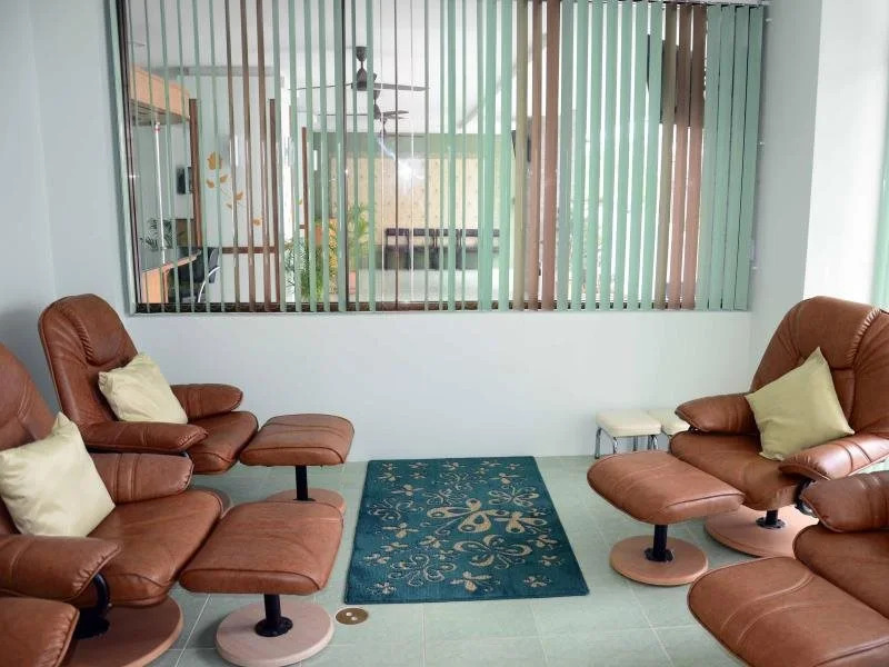Emerald hotel