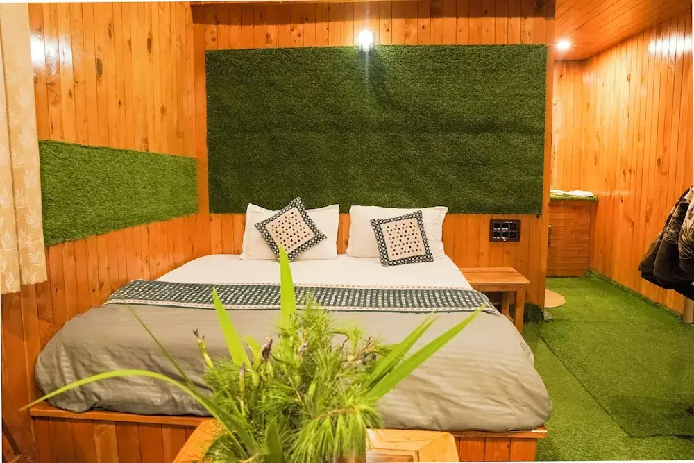 WOW Duplex Treehouse & Cottages