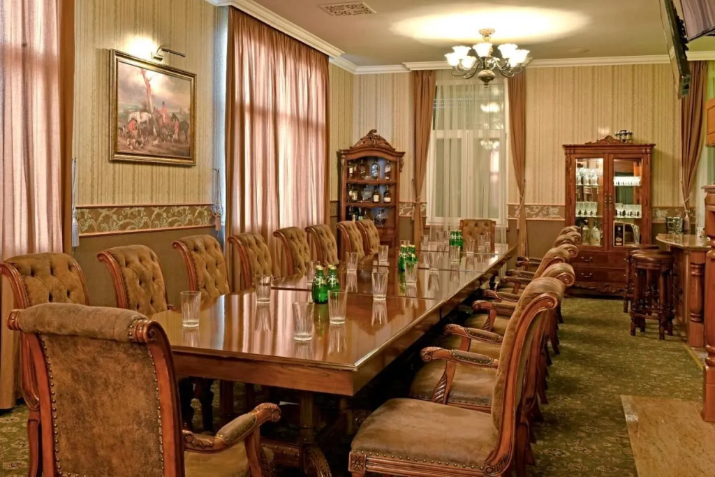 Royal Hotel