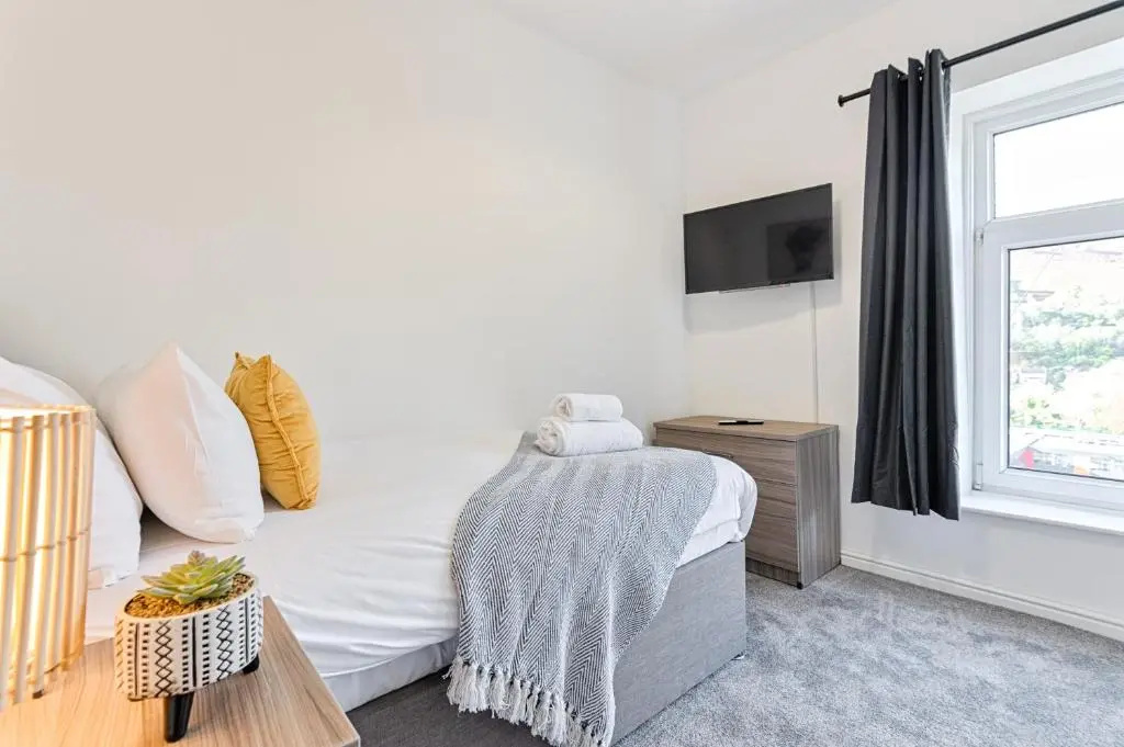 Hilltop House - TV in Every Bedroom!