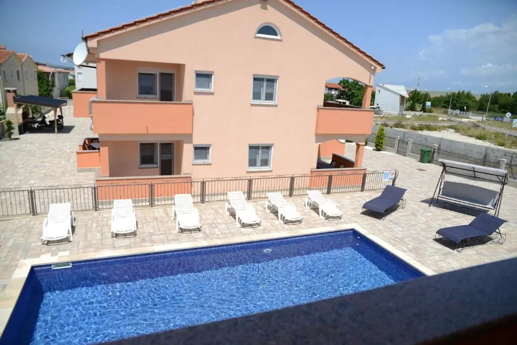 Apartments Villa Lucky