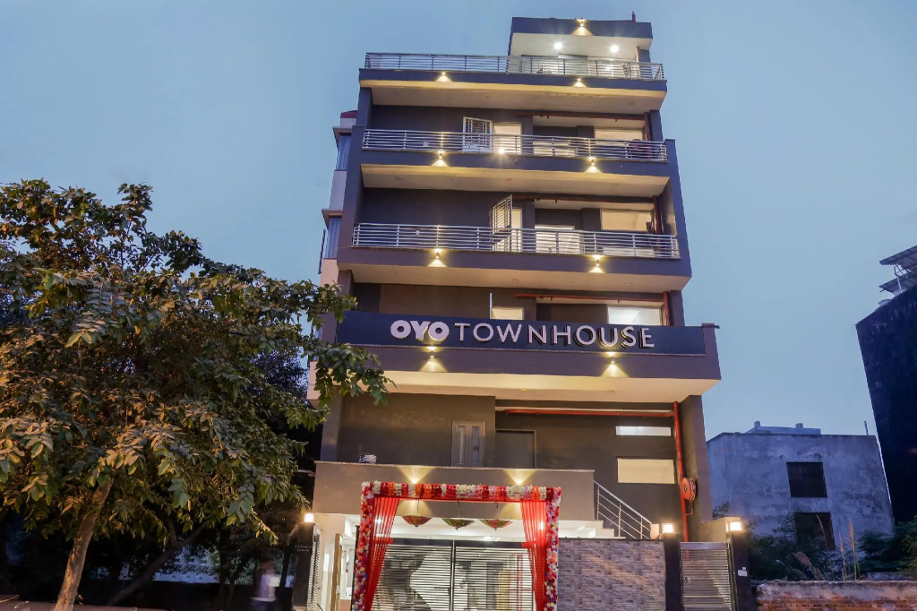 Townhouse Rohini Sector 24