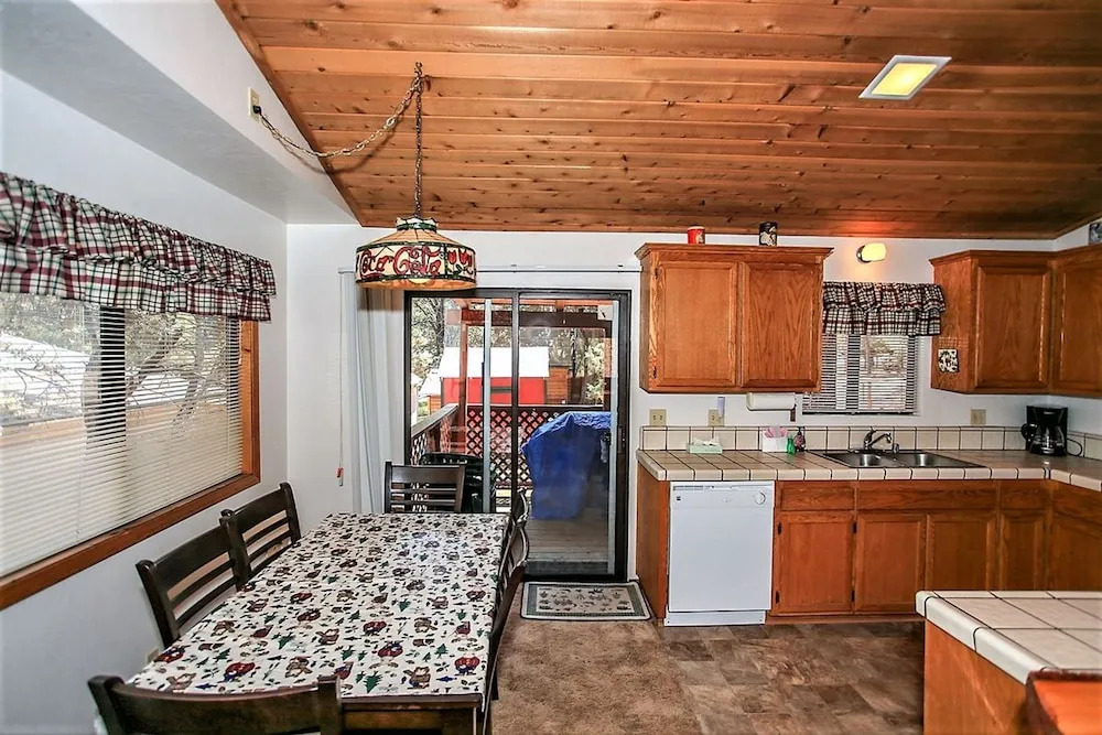 R & R Retreat-1767 by Big Bear Vacations