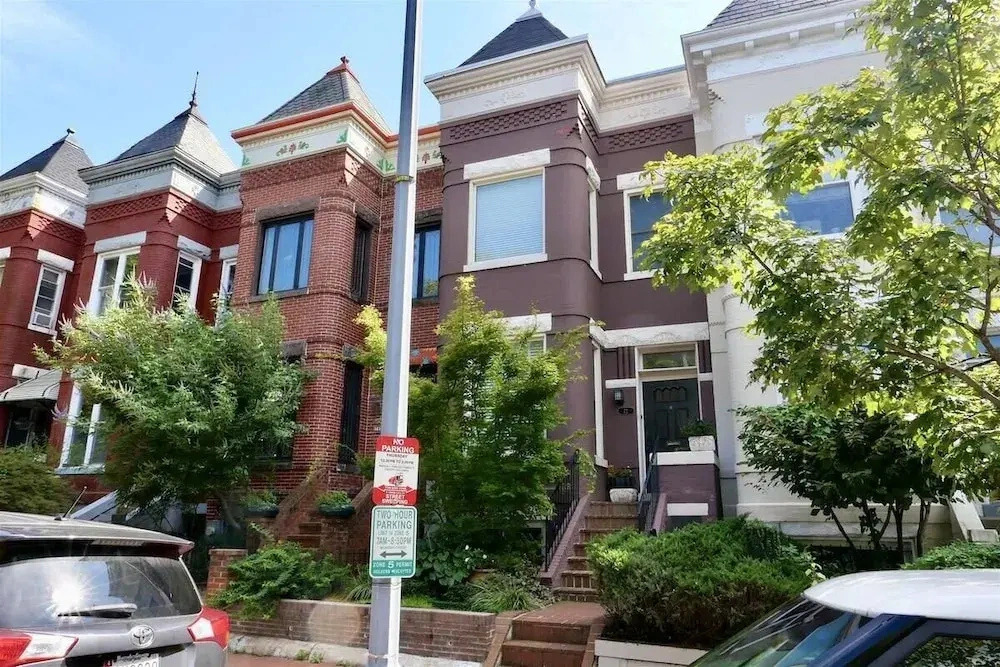Trendy Apt in Bloomingdale - Parking