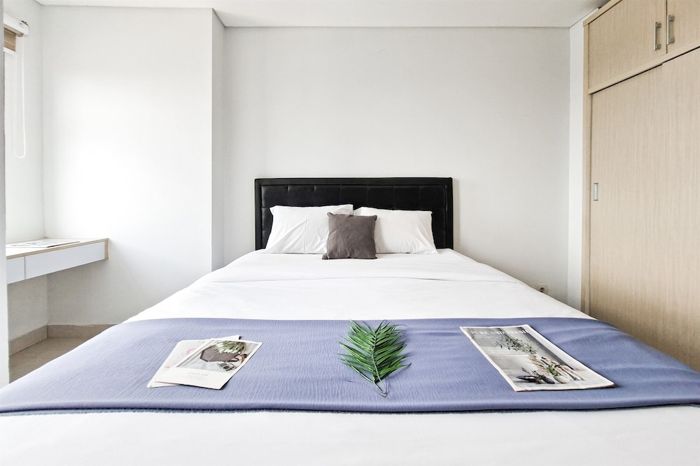 Wonderful Living Studio At Apartment Springwood Residence Tangerang