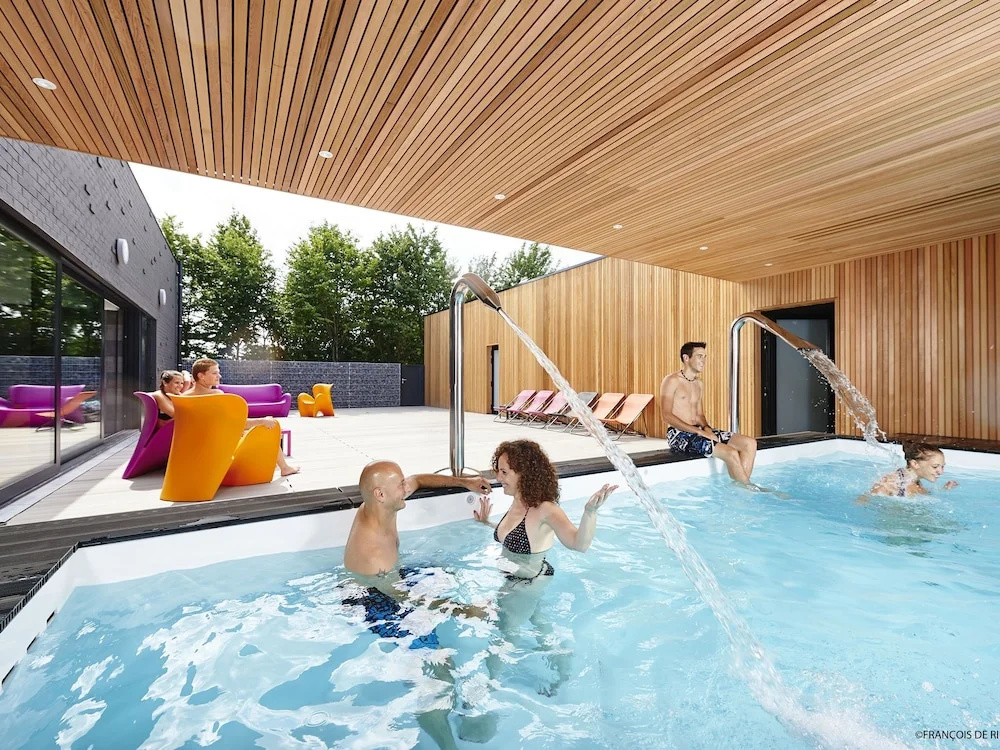 Nice Luxuriuos Villa With Sauna, Located in a Lake Area